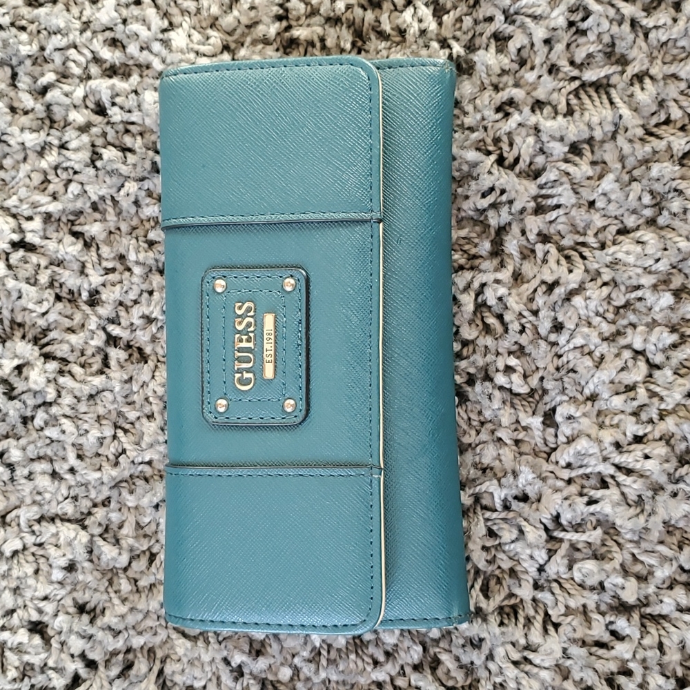 Guess wallet